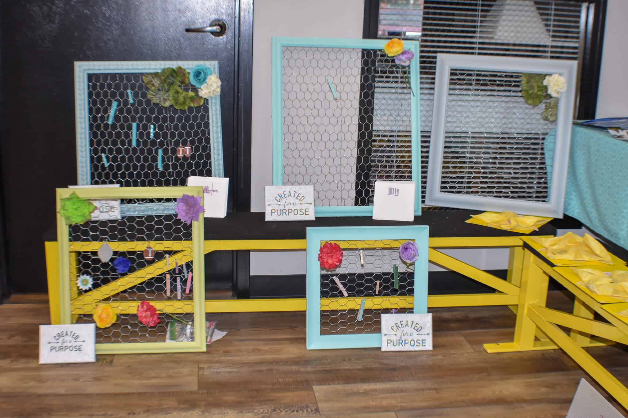 finished chicken wire memo boards from creative camp